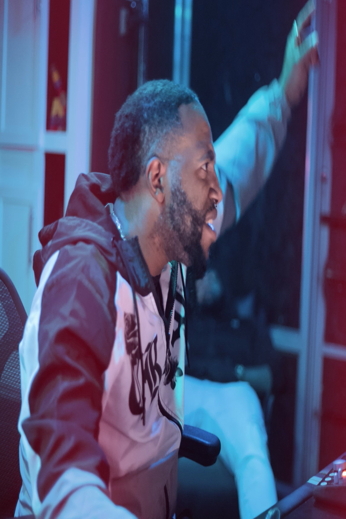 HDMI the Engineer, Benton Media Lounge